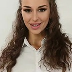 christinedudly Profile Picture
